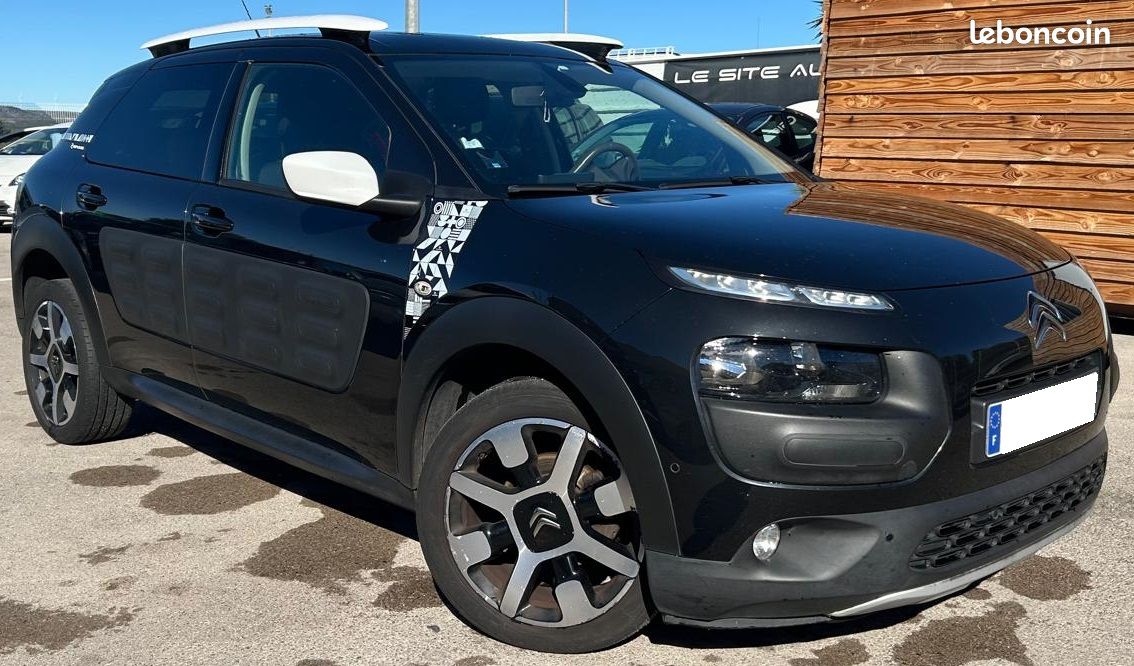 CITROËN C4 Cactus 1.6 BlueHDi 99 cv *Finition RIP CURL / Toit panoramique (image 1)