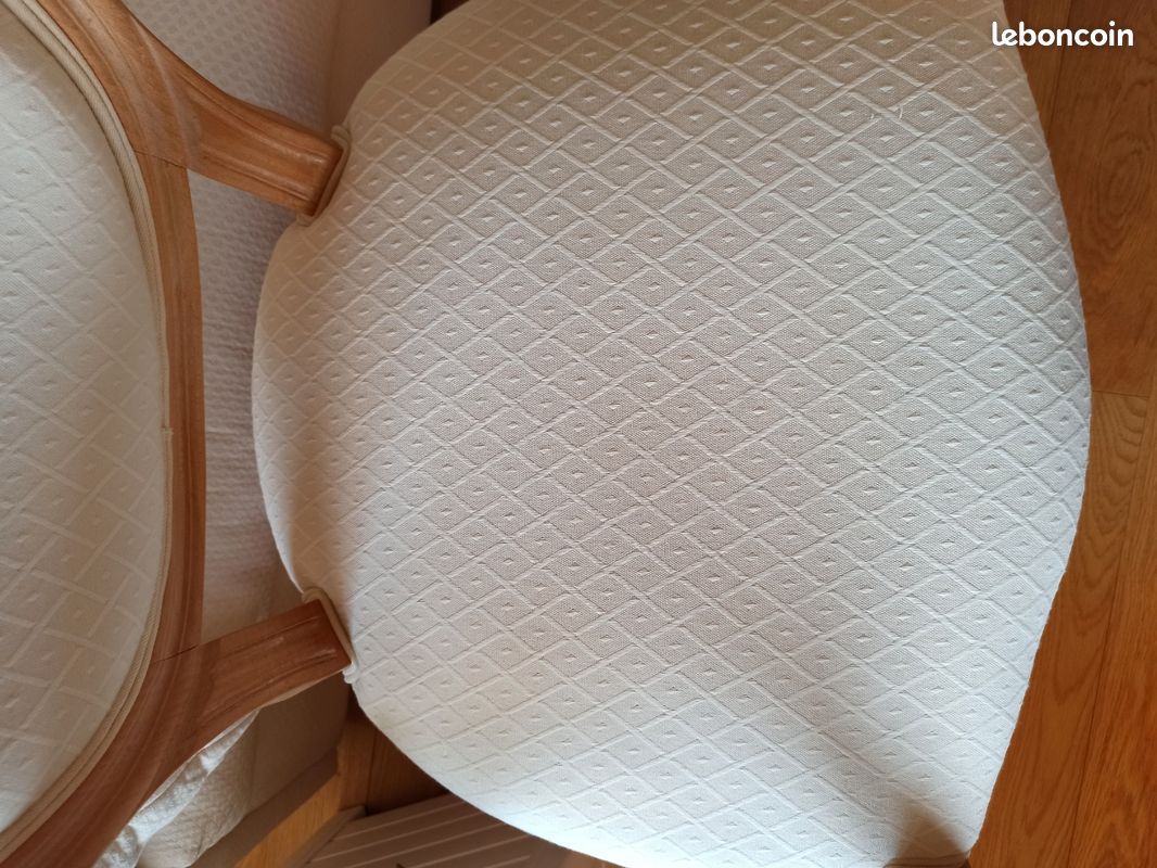 Fauteuil médaillon beige style Louis XVI très bon état - Décoration (image 2)