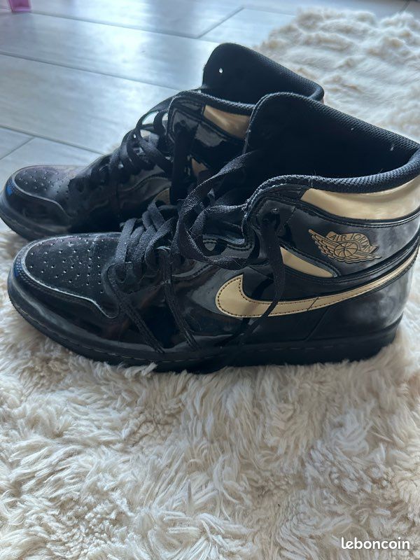 Jordan 1 Retro High Black Metallic Gold (2020) (image 11)