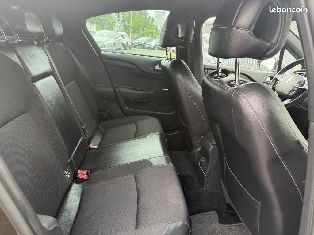 DS DS4 1.6 e-HDi FAP - 115 So Chic clim + Radar AR (image 29)