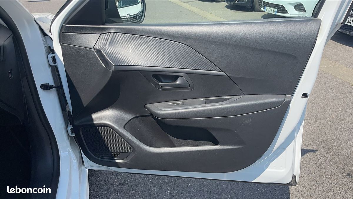 Peugeot 208 II 1.5 BlueHDi 100 Active Business (image 24)