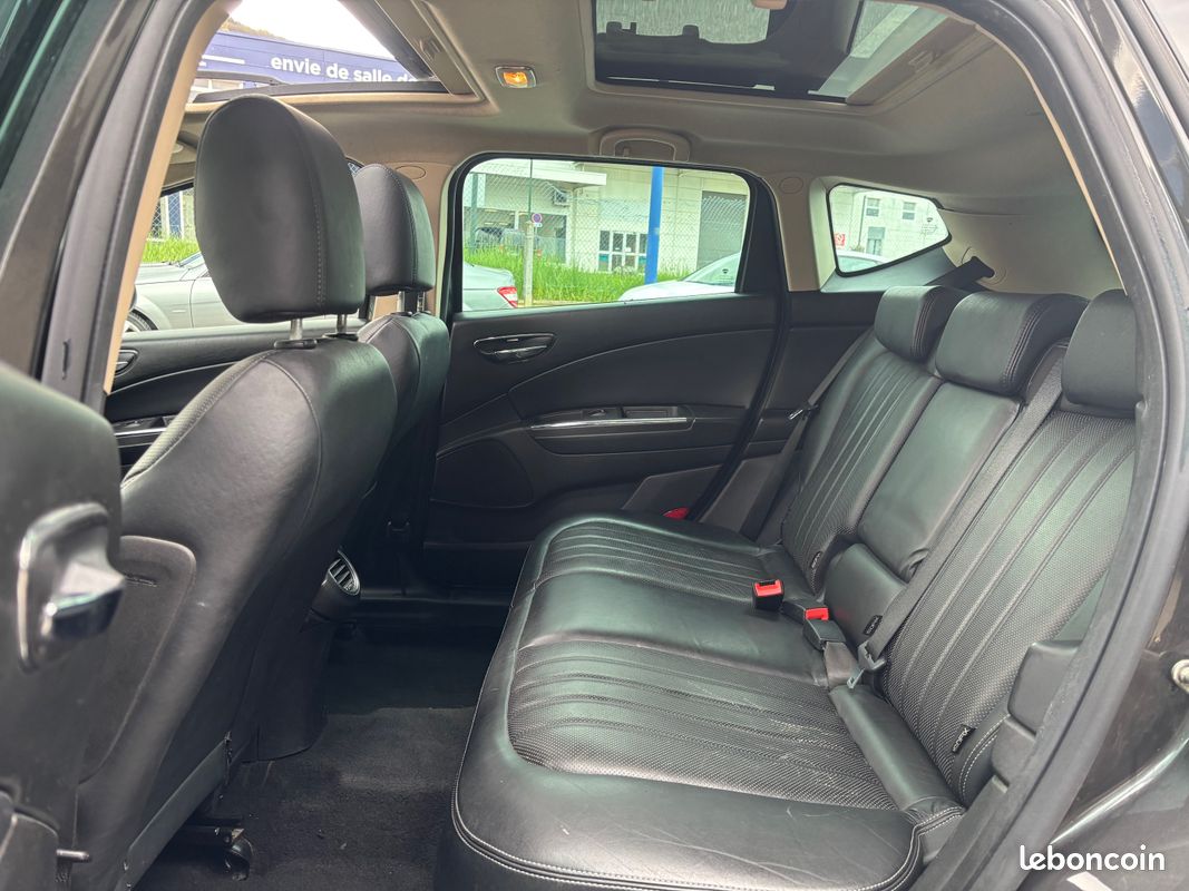 Lancia Delta 1.9 MJT TwinTurbo 190ch Platinum - Xénon / CarPlay / Toit Ouvrant (image 6)