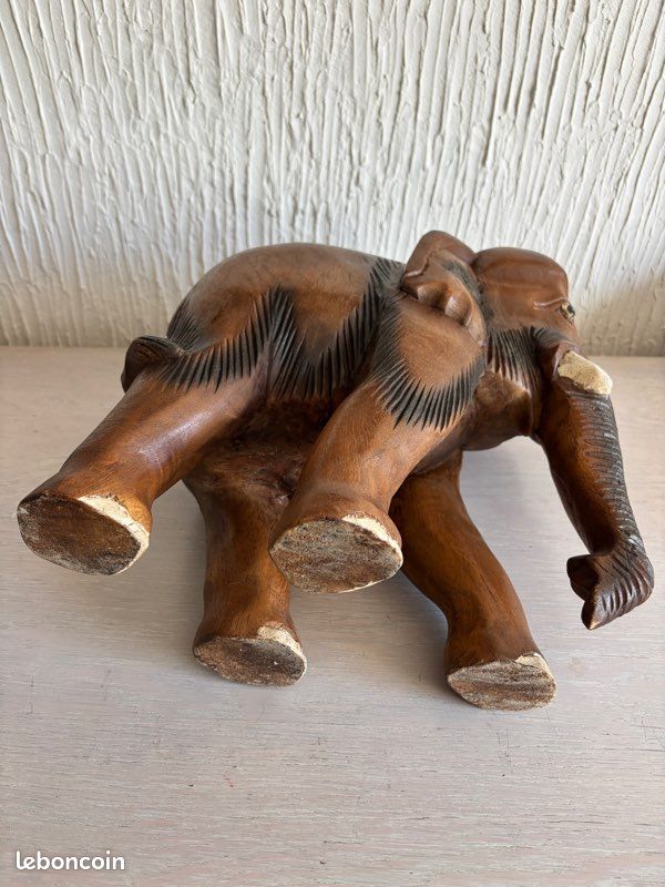 Sculpture d'éléphant en bois massif sculpté à la main (image 5)