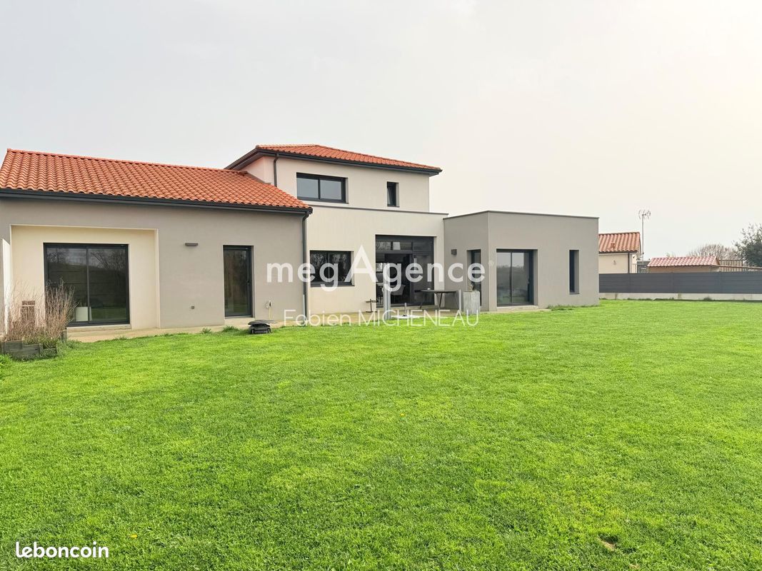 Maison 5 pièces 160 m² · à Beaupréau-en-Mauges · 160 m² · 470 000 €