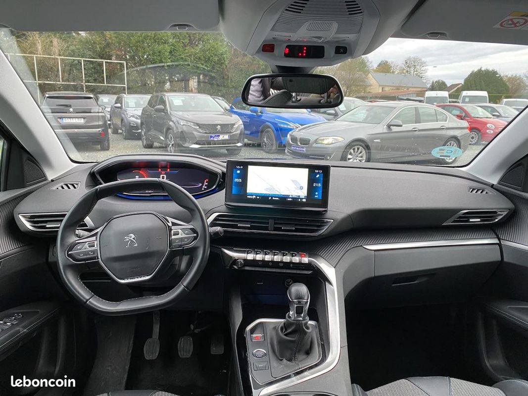PEUGEOT 3008 1.2i 12V S&S - 130 Allure - Caméra de Recul + GPS (image 7)