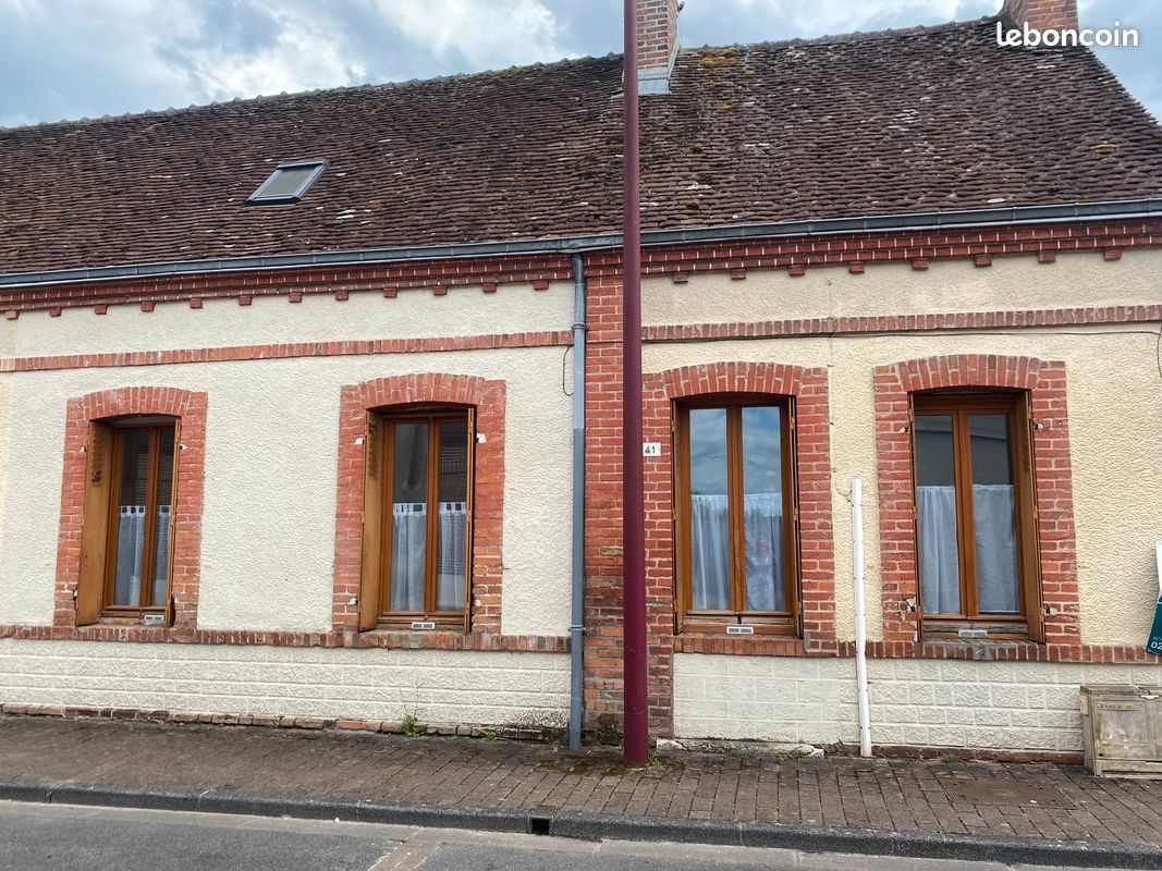 Maison 4 pièces 76 m² · à Selles-Saint-Denis · 76 m² · 61 500 €