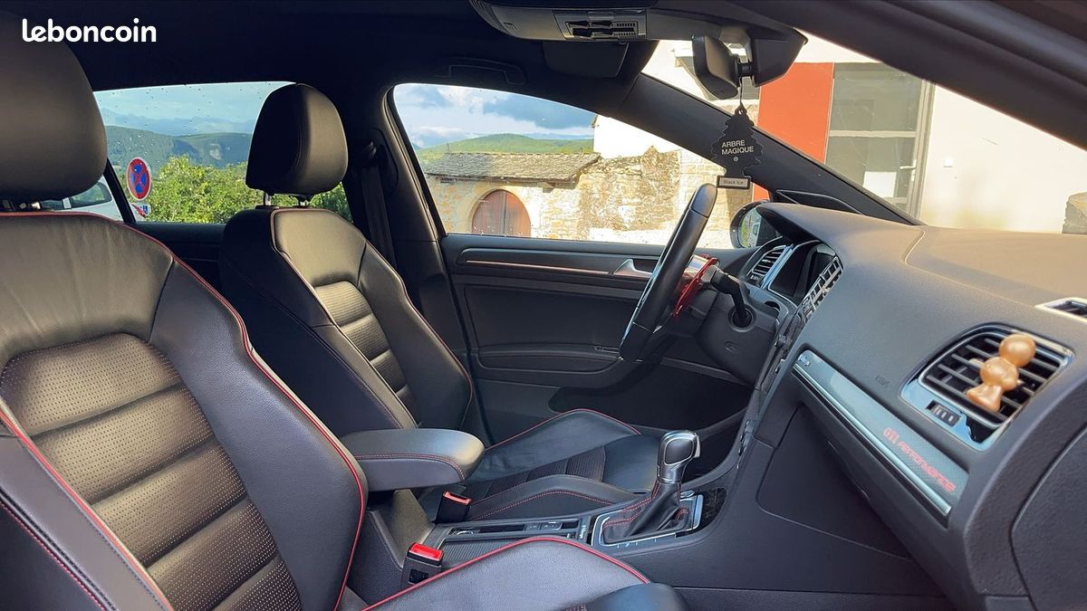 Volkswagen Golf GTI VII 2.0 TSI 245 DSG7 Performance (image 27)