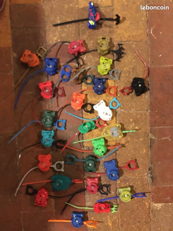 Toupies beyblade (image 2)