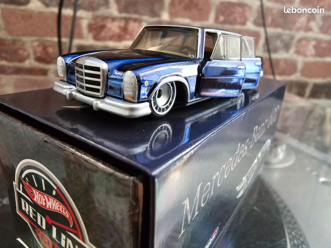 Hot Wheels 1964 Mercedes-Benz 600
RLC 600
RLC Exclusive 1964 Mercedes-BenzHot Wheels Collectors
RLC Exclusive 1964 Mercedes-Benz 600 600Hot Wheels Collectors
RLC Exclusive 1964 Mercedes-Benz 600 (image 9)