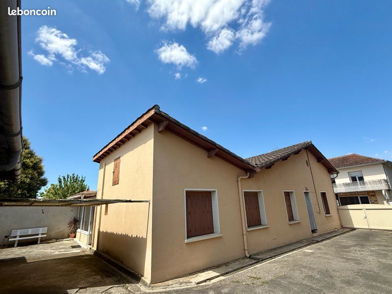 Maison 7 pièces 140 m² · à Frouzins · 140 m² · 239 000 €