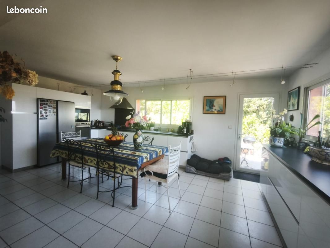 Propriété 9 pièces 205 m² (image 7)