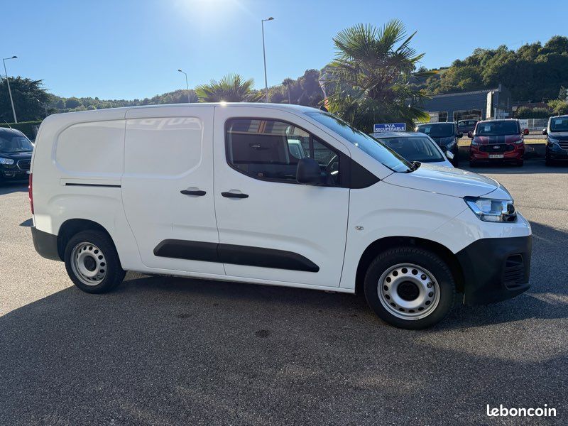11 658 ht citroen berlingo van xl long 950kg bluehdi 100 s&s bvm5 club. 56 000kms. 1ere main (image 7)