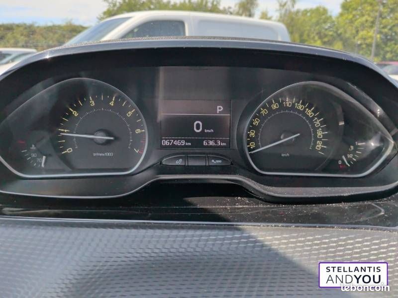 Peugeot 208 PureTech 110ch S&S EAT6 Allure (image 11)