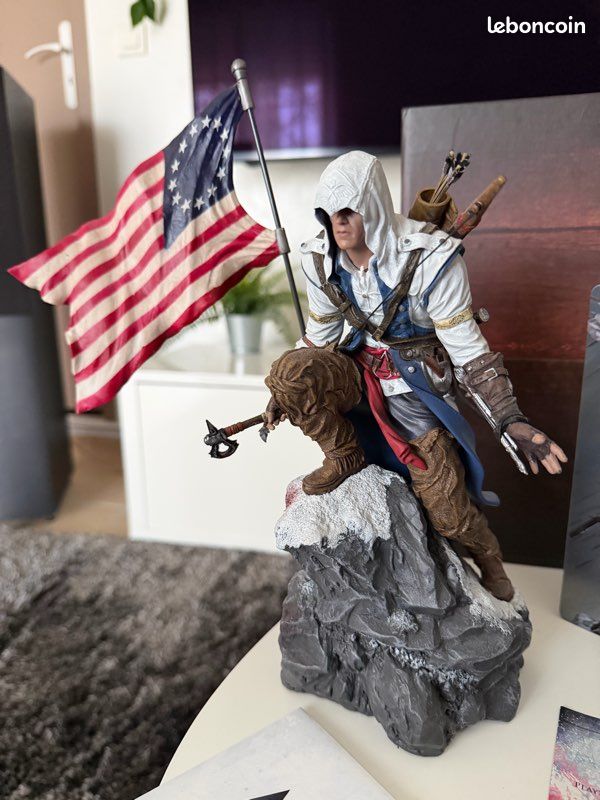 Figurine Assassin's Creed - Très Bon état, Exposée En Vitrine | Figurine De Collection Occasion