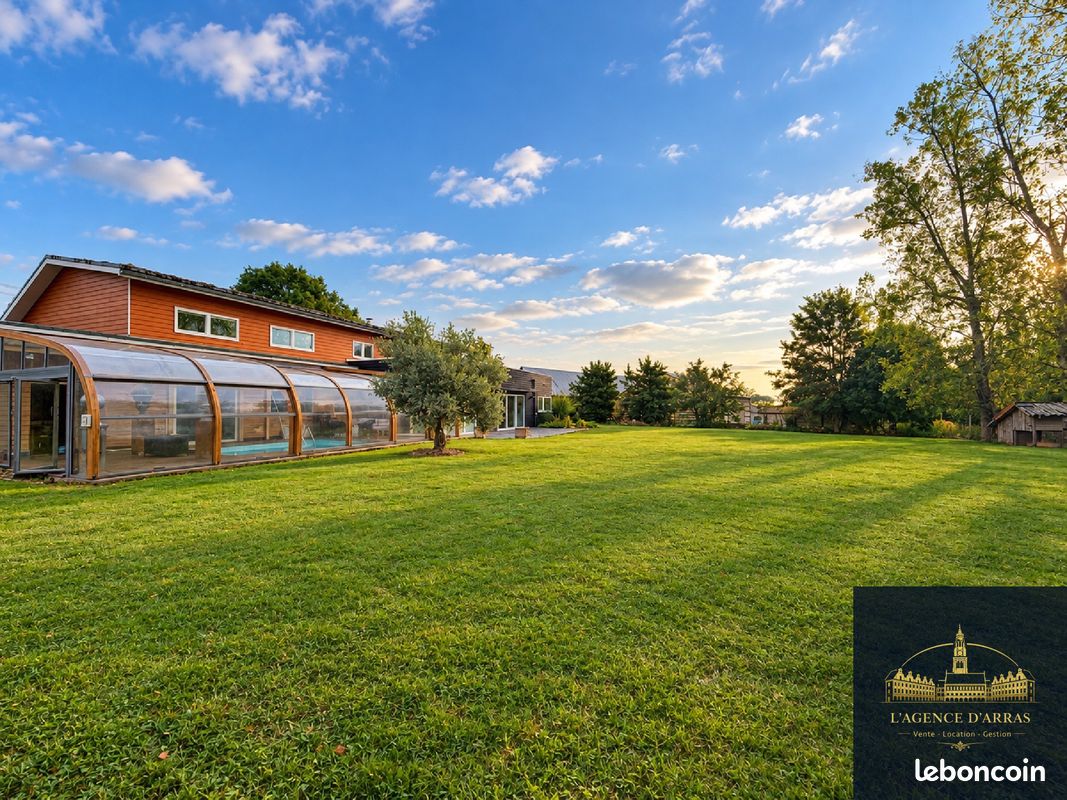Maison 8 pièces 300 m² · à Neuville-Vitasse · 300 m² · 787 000 €