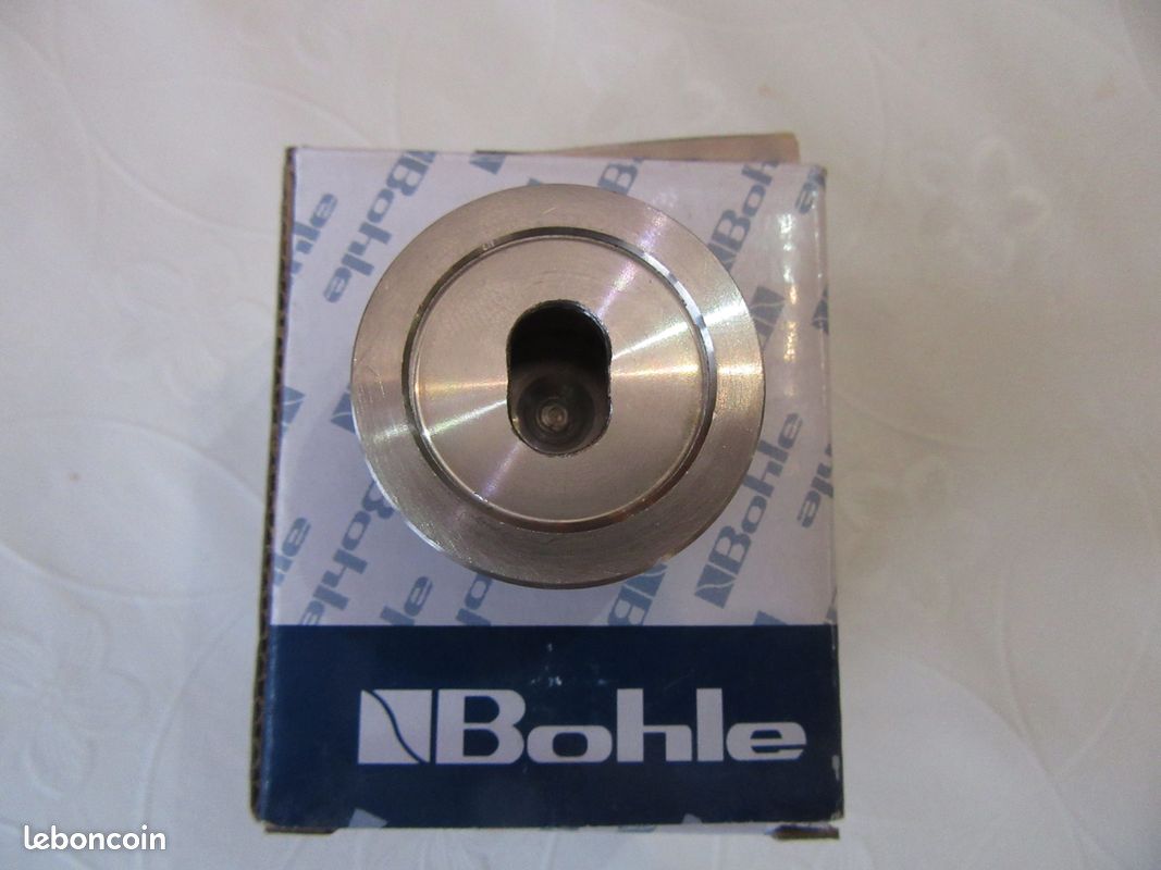 3 Fixations par point verre trempe bohle (image 2)
