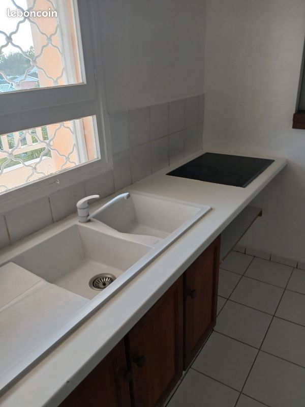 Appartement 3 pièces 70 m² · à Le Gosier · 70 m² · 950 €