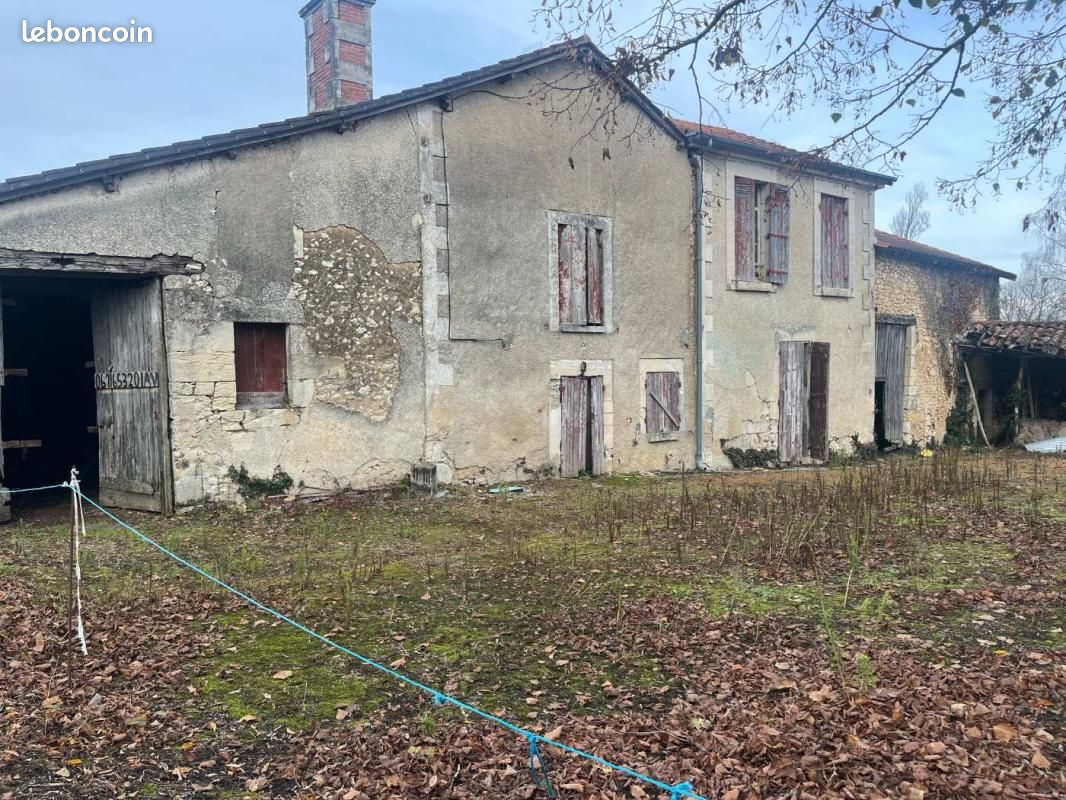Maison 2 pièces 521 m² · à Léguillac-de-l'Auche · 521 m² · 114 450 €