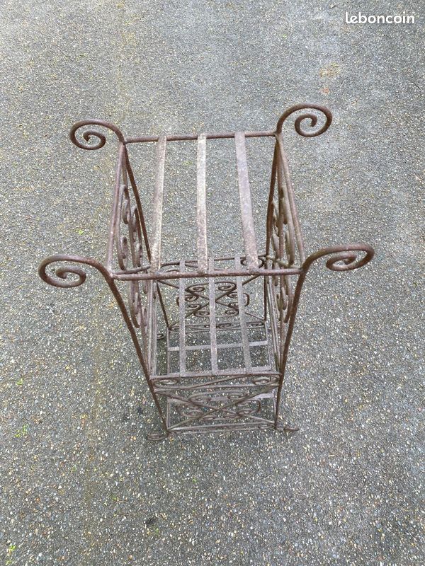Porte parapluie vintage en acier forgé (image 3)