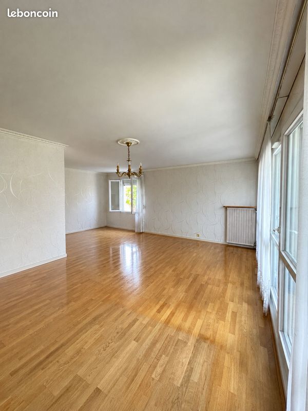 Appartement 3 pièces 78 m² · à Sainte-Savine · 78 m² · 154 000 €