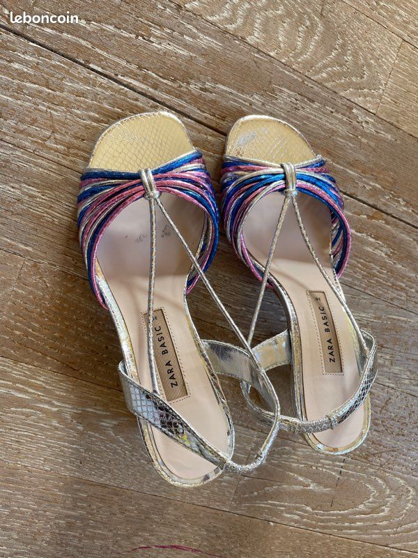 Sandales en cuir. Neuf (image 1)