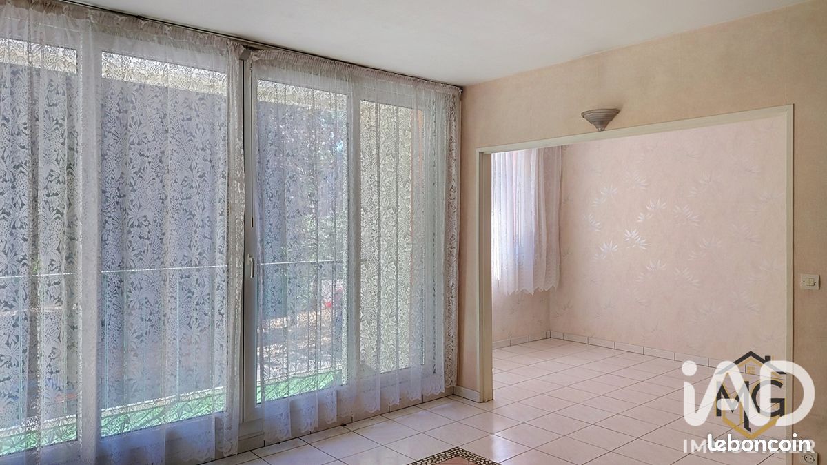 Appartement 4 pièces 77 m² · à Buc · 77 m² · 314 000 €