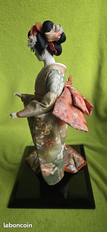 Merveilleux couple de poupées Hina, art populaire Japonais, vers 1860 Merveilleux couple de poupées Hina, art populaire Japonais, vers 1860
