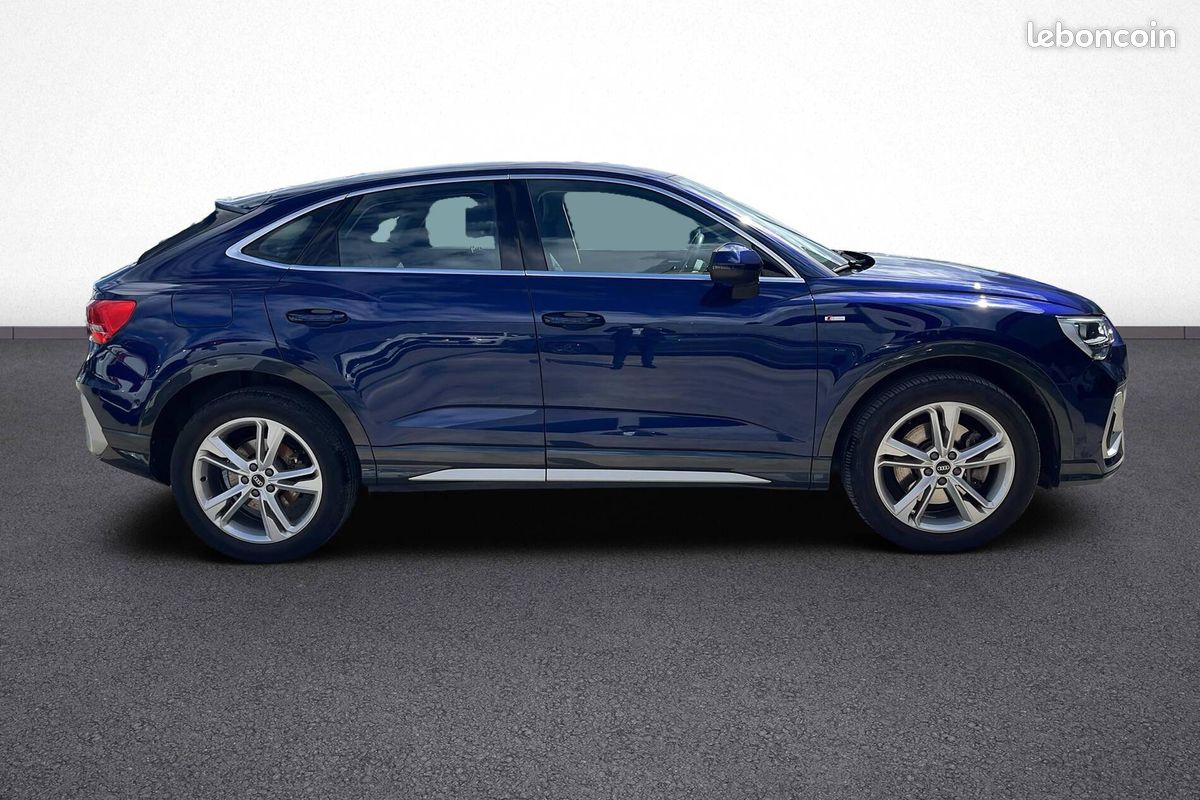 AUDI Q3 Sportback 45 TFSIe 245 ch S tronic 6 S line (image 7)