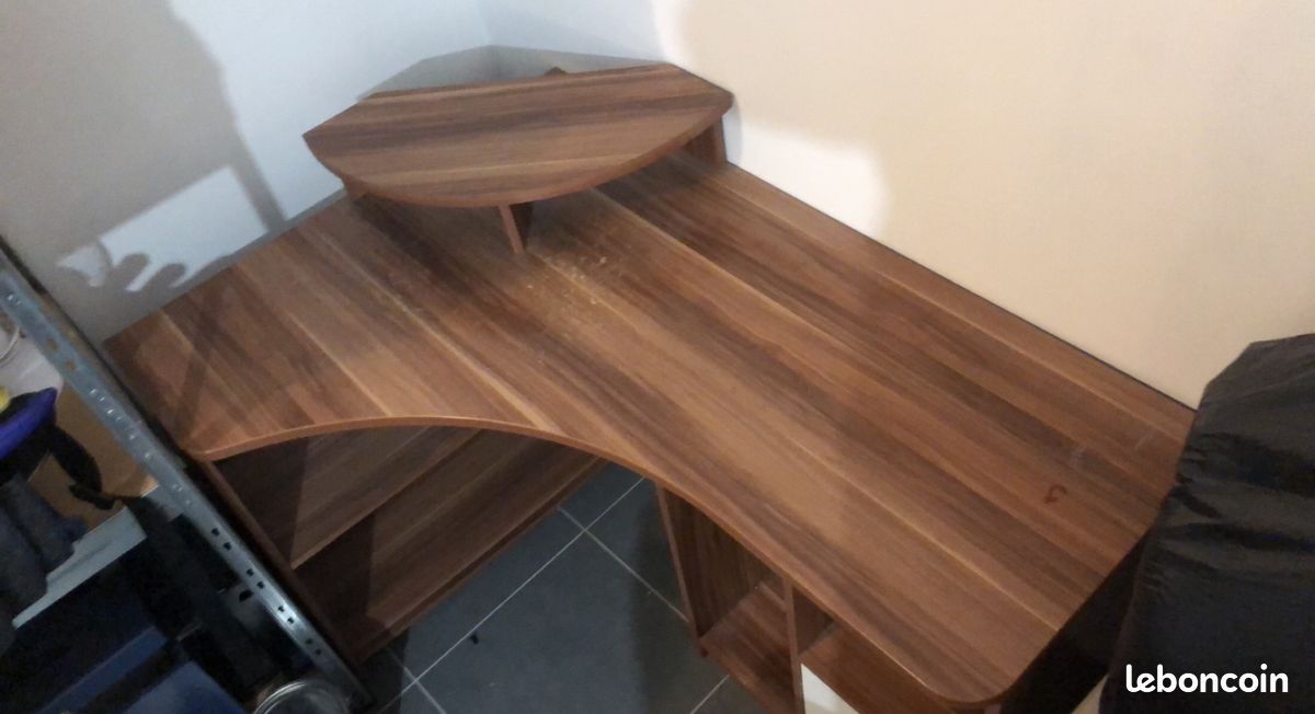 Bureau (image 2)