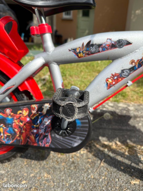 Volare Avengers Velo 14 Pouces Avengers Boys' Bikes :: Boys' Bikes