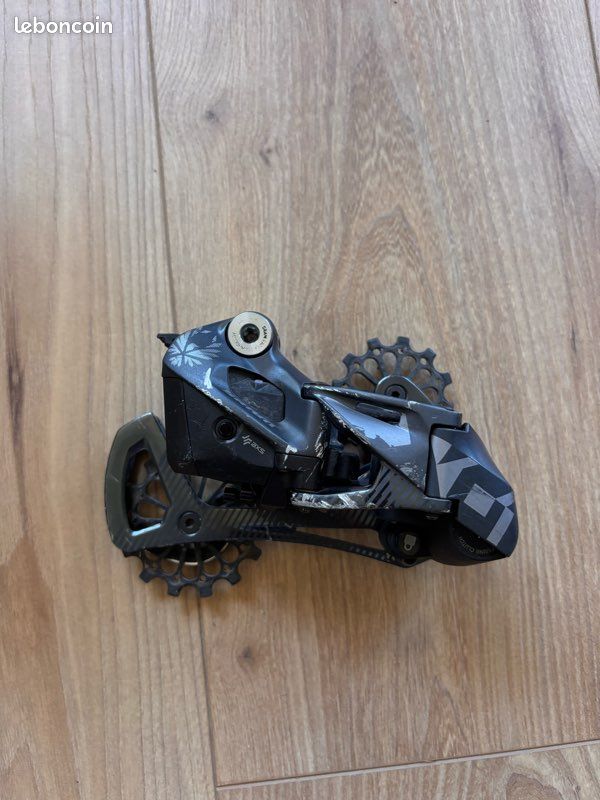 SRAM X01 Eagle AXS – Dérailleur arrière sans fil 12v Équipements