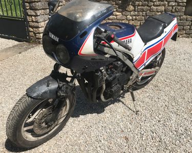 Yamaha 400 FZ Motos
