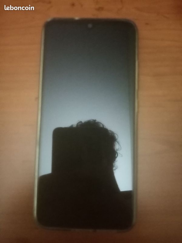 Téléphone Motorola e6 plus (image 1)