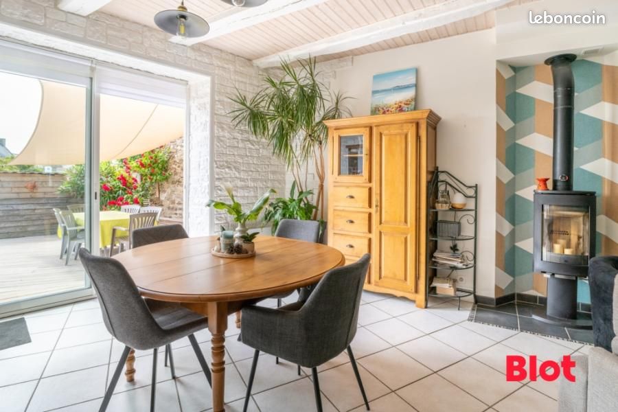 Maison 6 pièces 120 m² · à Saint-Père-Marc-en-Poulet · 120 m² · 325 500 €