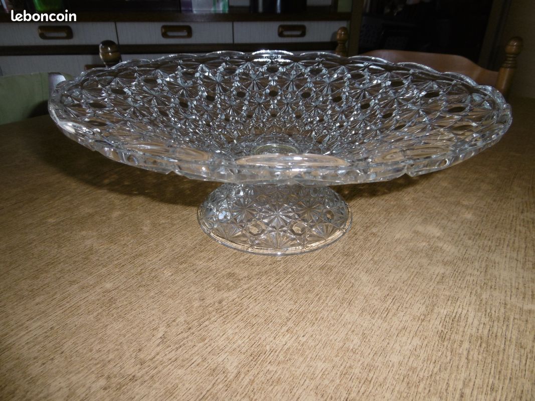 Coupe à fruits sur pied neuve en verre (image 1)