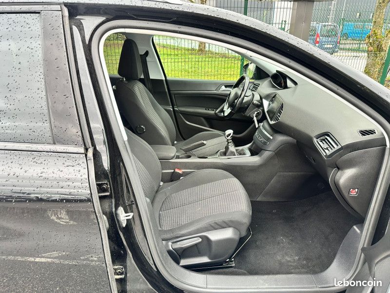 Peugeot 308 SW 1.5 BLUEHDI 130CH S&S STYLE (image 20)