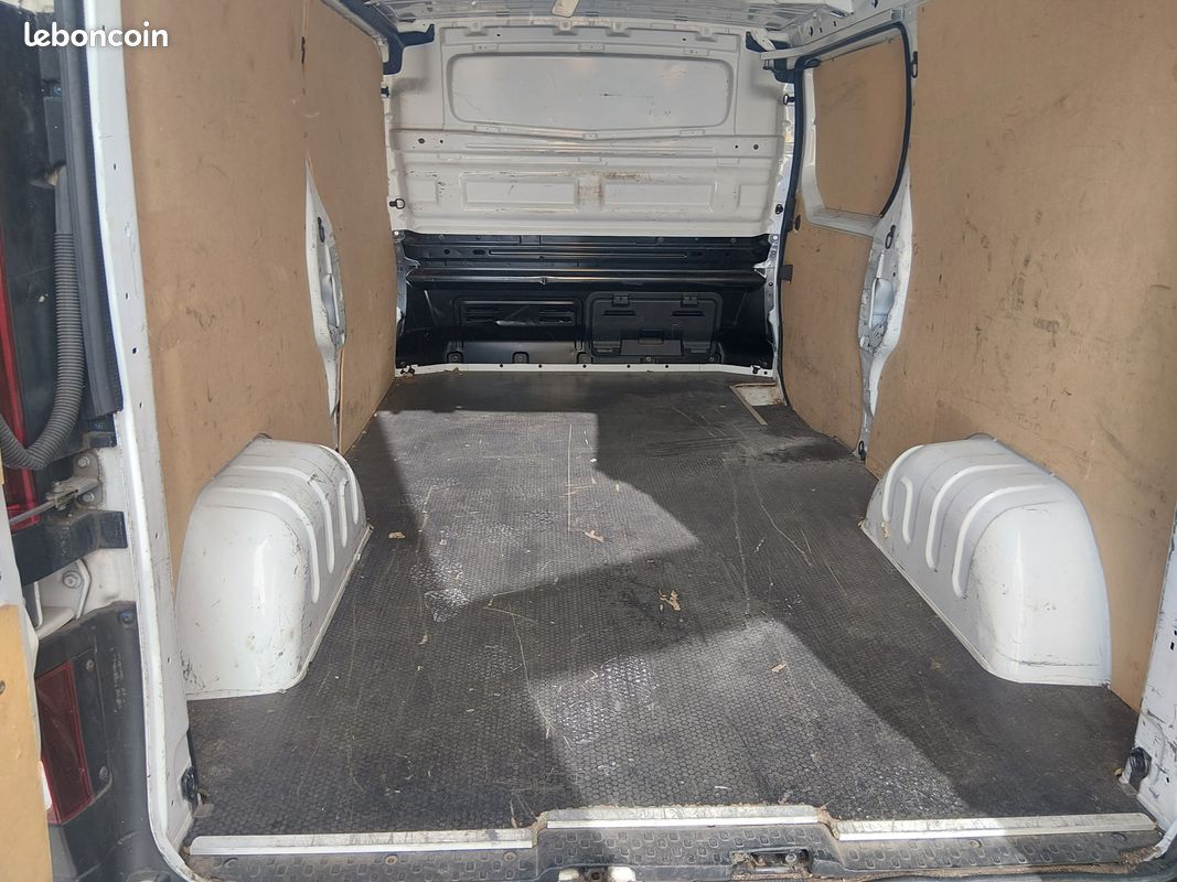 Renault trafic l2 dci 130ch tva recuperable (image 9)