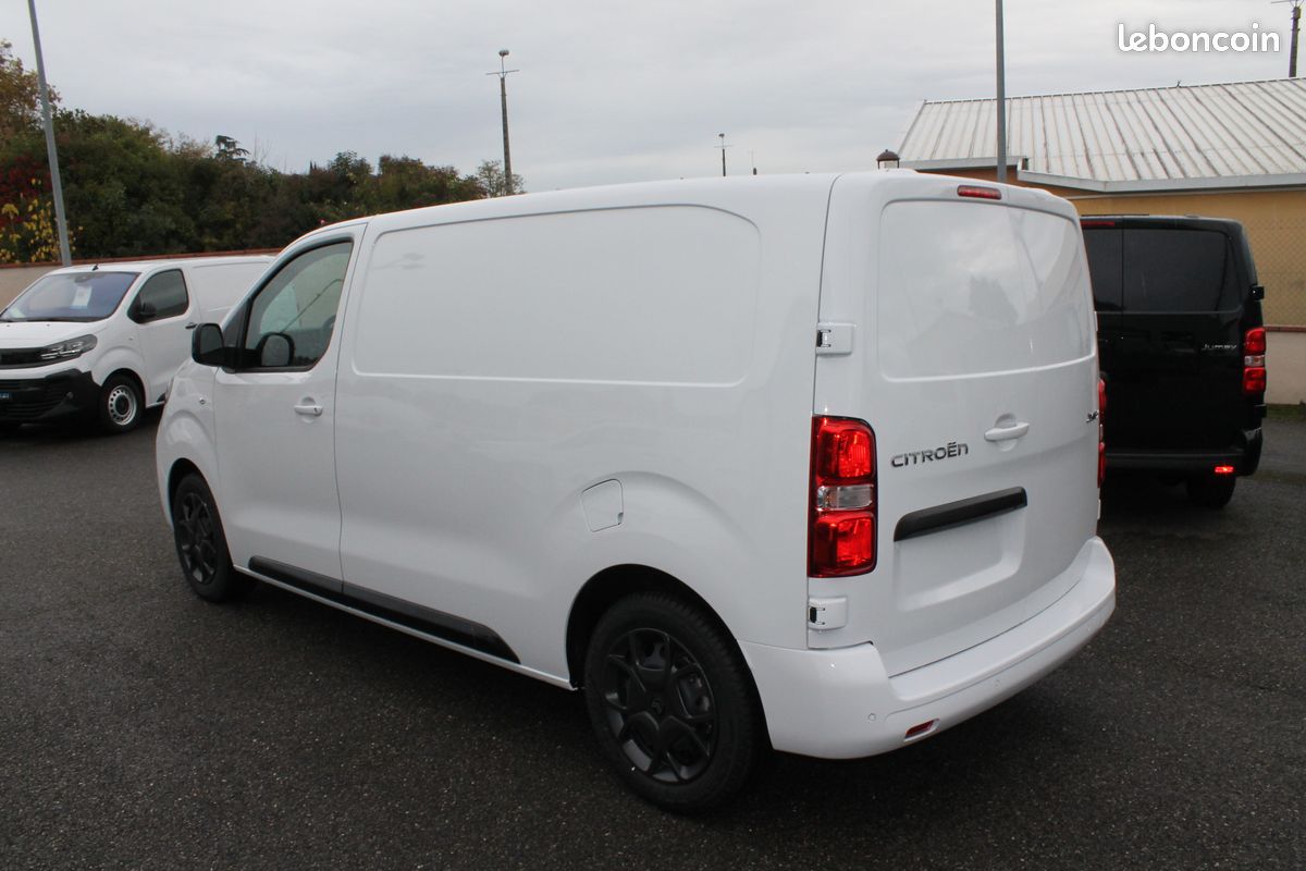 Citroën Jumpy III Fg Taille M 2.0 Blue-Hdi 145 EAT8 GPS, Caméra de recul, Pack Look sortie le 16/06/2025 , 5 Kilomètres, Prix Hors Taxe 25 400 euros (image 10)