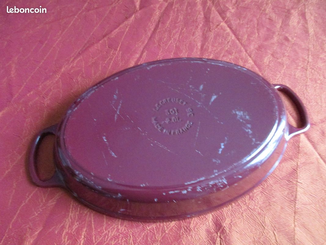 Plat Ovale En Fonte émaillée Bordeaux - Longueur 33 Cm - Vintage, D'occasion