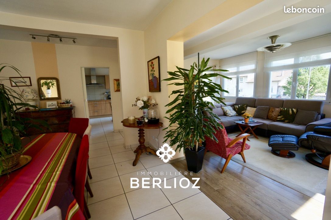 Maison 7 pièces 149 m² · à Corenc · 149 m² · 648 000 €