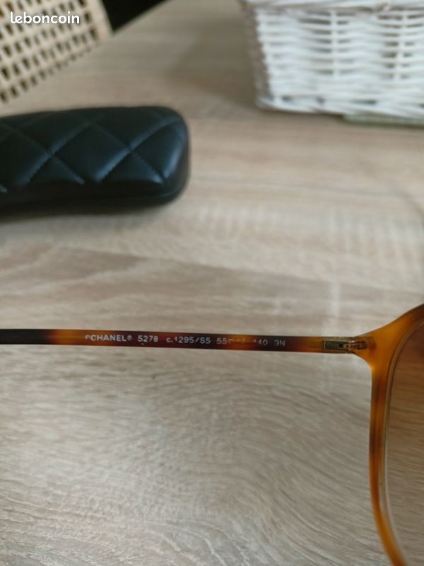 Véritable lunettes chanel avec étui (image 3)