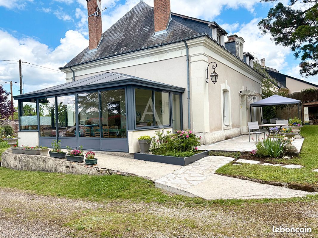 Maison 10 pièces 296 m² · à Saint-Julien-de-Chédon · 296 m² · 449 000 €