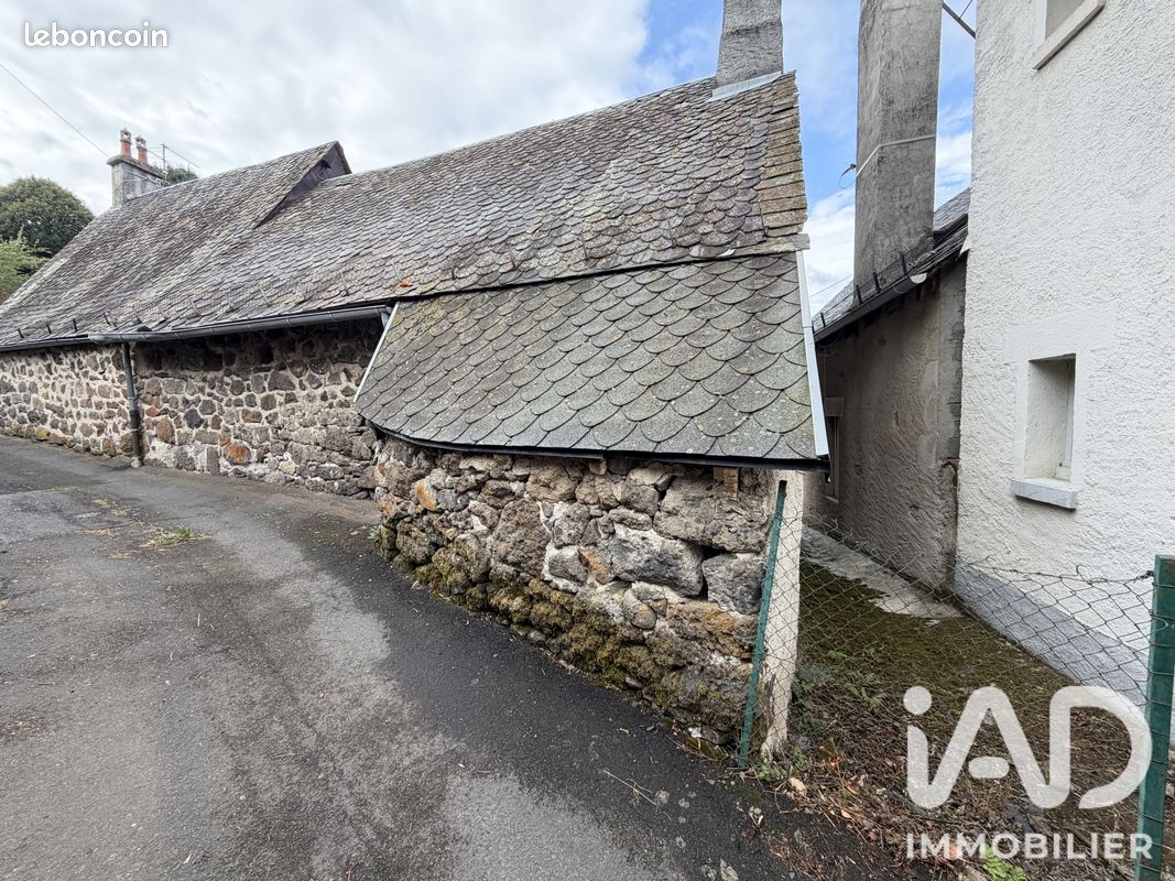 Maison 2 pièces 46 m² · à Vic-sur-Cère · 46 m² · 44 000 €