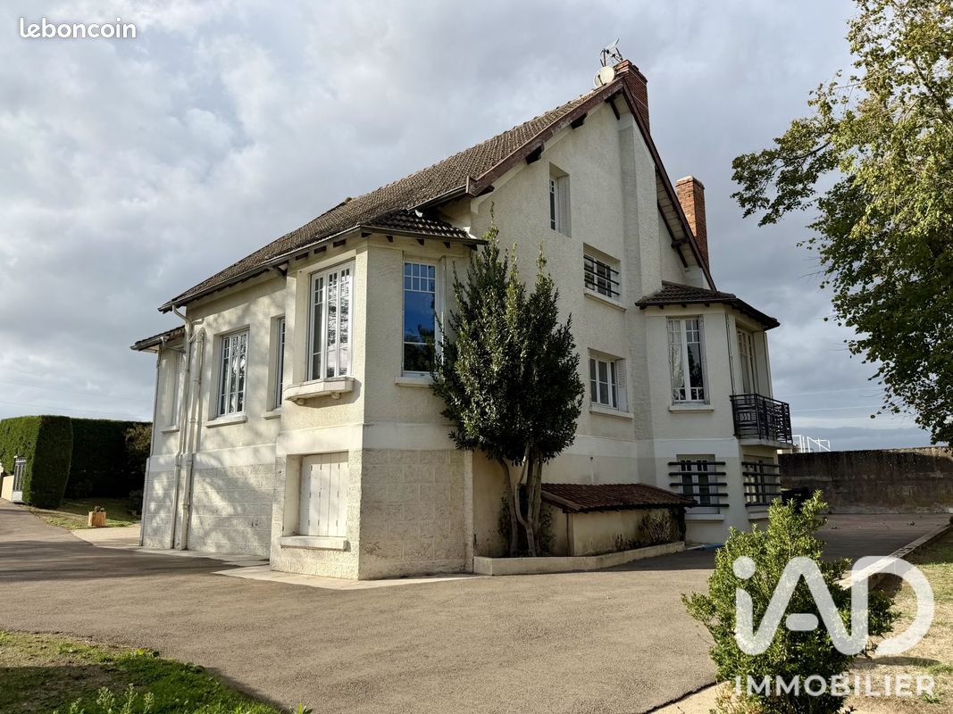 Maison 8 pièces 220 m² · à Sennecey-le-Grand · 220 m² · 329 000 €