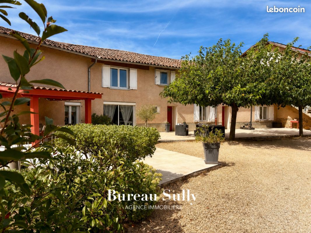 Maison 9 pièces 265 m² · à Taponas · 265 m² · 578 000 €