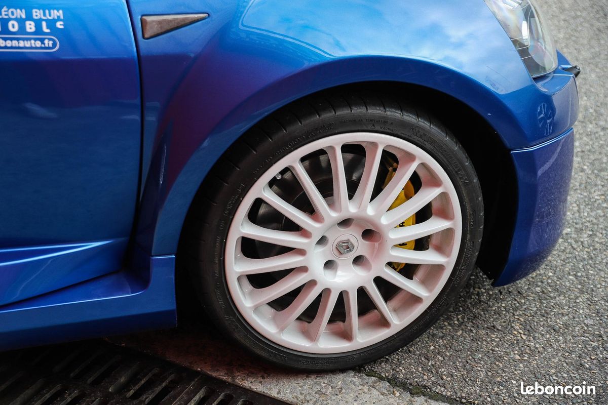 RENAULT CLIO 3.0i V6 RS V6 PHASE 2 (image 23)