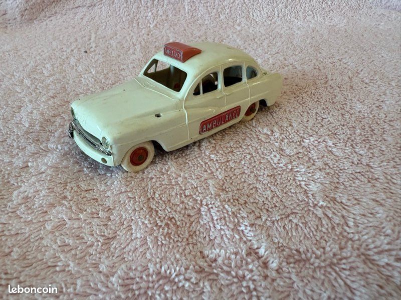 Norev ancien, Ford Vedette ambulance, plancher tole