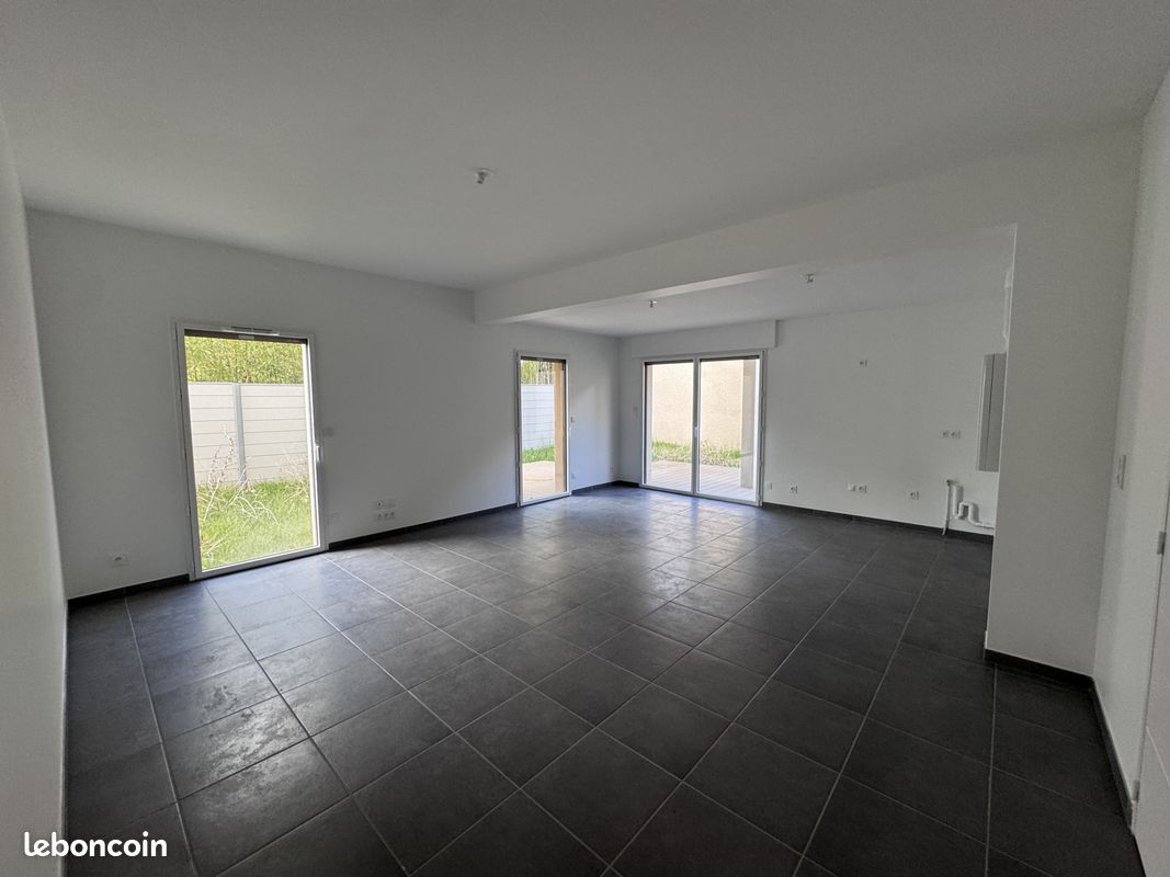 Appartement 4 pièces 90 m² · à Montbrison · 90 m² · 995 €