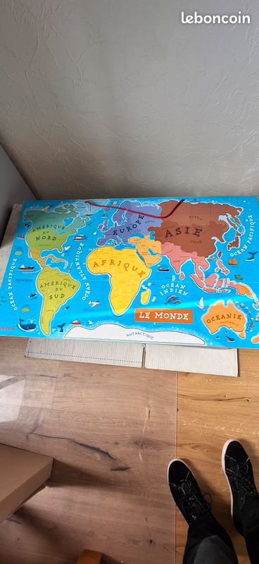 Tableau magnétique monde 77 X 47 cms (image 1)