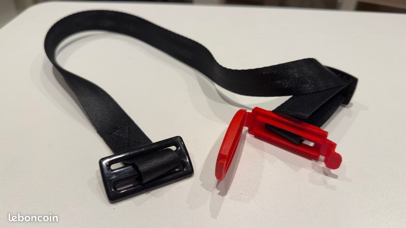 Sangle de sécurité universelle avec clip rouge (image 2)
